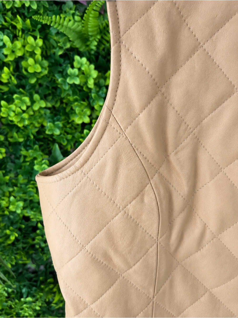 Pamela McCoy Genuine Leather Quilted Vest Size L Tan Beige Zip Front - Picture 4 of 11
